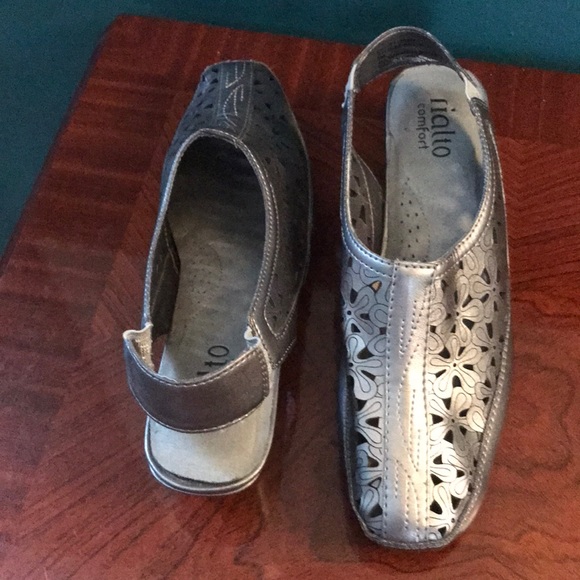 Shoes - Picture 3 of 6